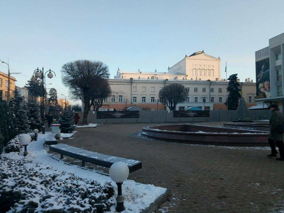 "Перші у світі": у Вінниці знесли пам'ятник Шевченку, в мережі ажіотаж