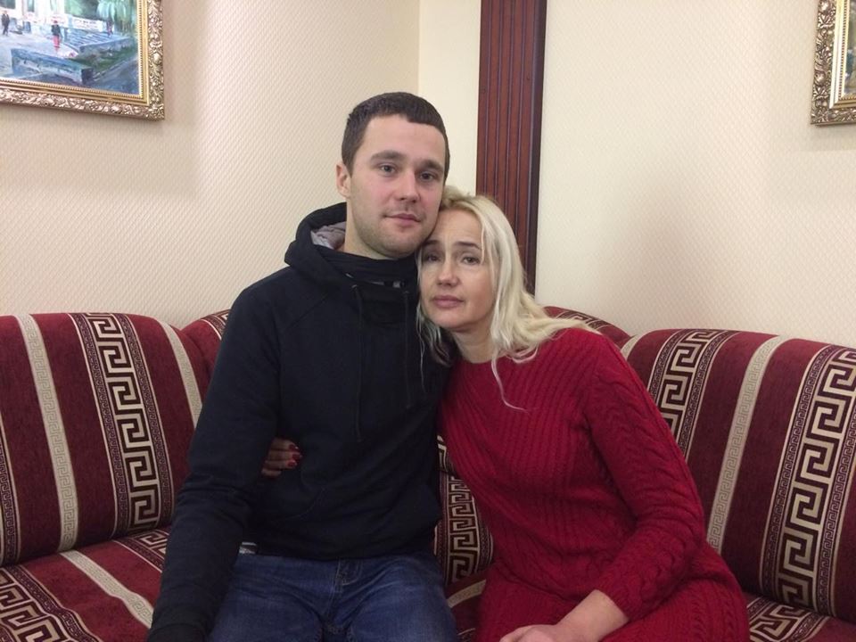 "Всі залякані": українці, які втекли з Криму, розповіли про жахи на півострові