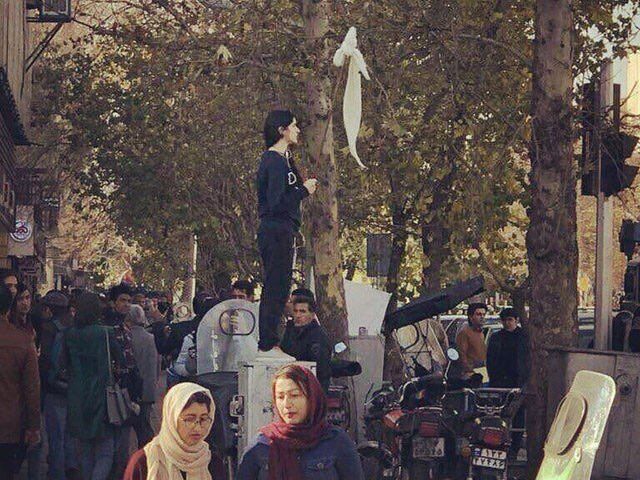 Беспорядки в Иране: власти пригрозили мятежникам "суровым наказанием"