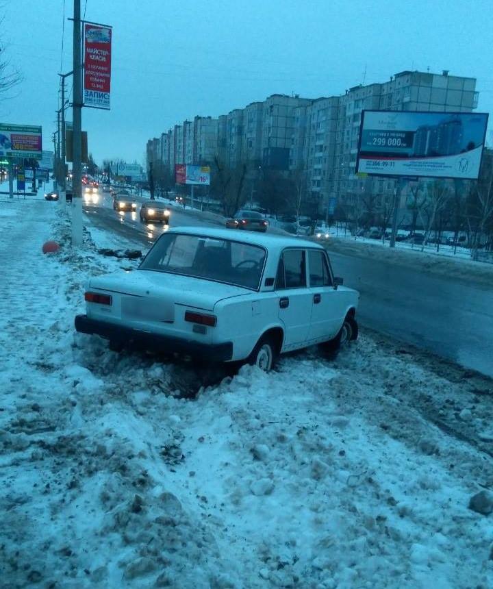 Вкрали два авто: в Києві з гонитвою затримали дітей-викрадачів