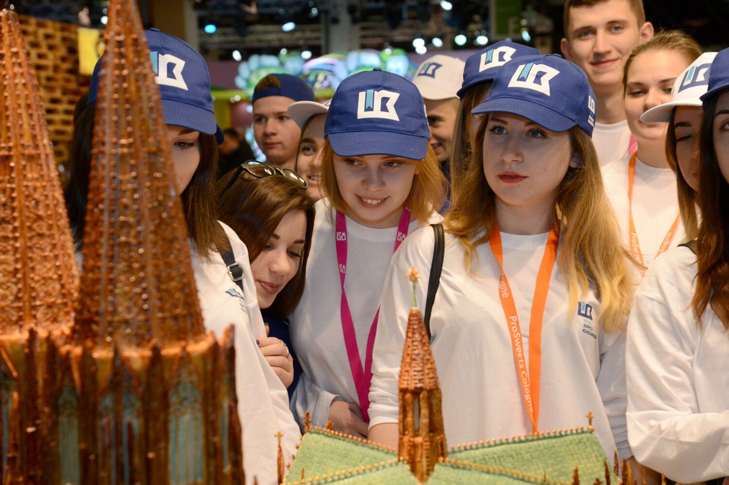 "Это было невероятно!" Лучшие студенты Украины посетили крупнейшую выставку сладостей в мире