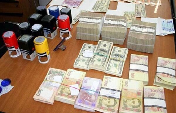 "Конверт" на 150 млн грн: у Києві викрили грандіозну аферу