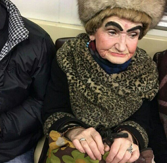 "Рим упав": у мережі з'явилися шокуючі фото з метро Києва