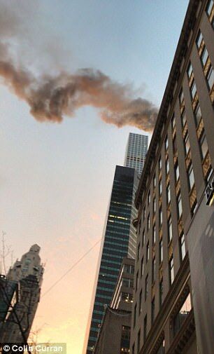 В Нью-Йорке загорелся небоскреб Трампа: эффектное видео