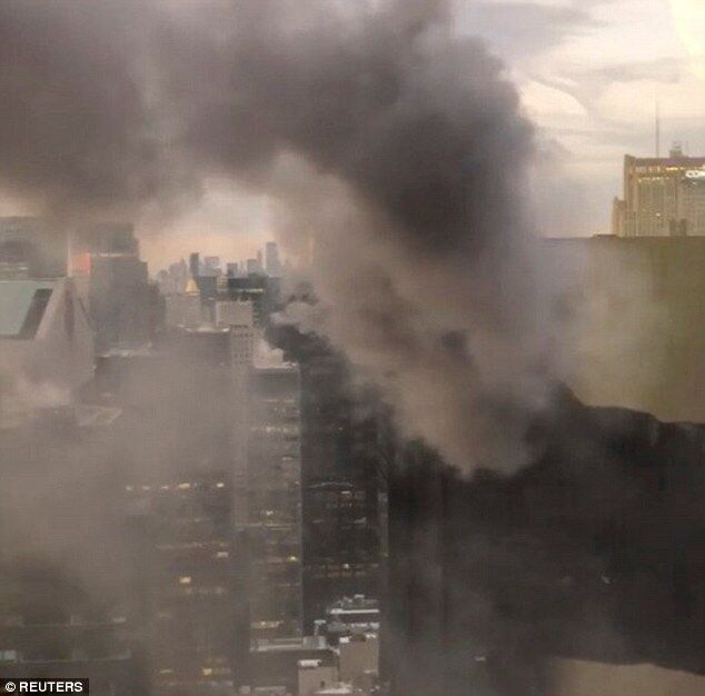 В Нью-Йорке загорелся небоскреб Трампа: эффектное видео