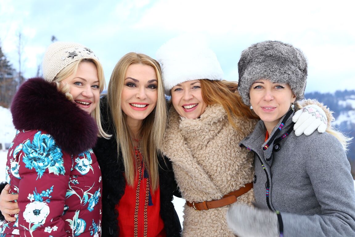 Как украинские звезды отпраздновали Рождество: появились яркие фото 