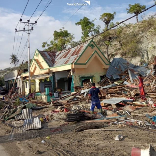  Везде трупы: появились устрашающие кадры последствий стихии в Индонезии