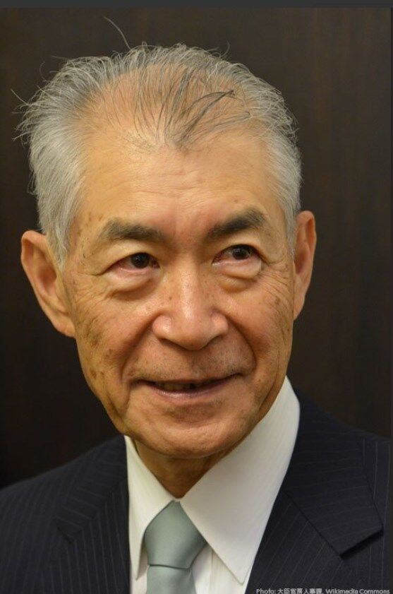 Тасуку Хондзе, з 1984 року є професором університету Кіото