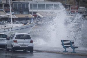   Грецию накрыл мощнейший ураган: фото и видео бушующей стихии