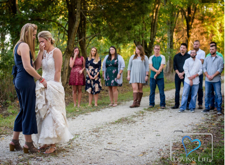 Вместо алтаря на кладбище: история американской пары растрогала сеть