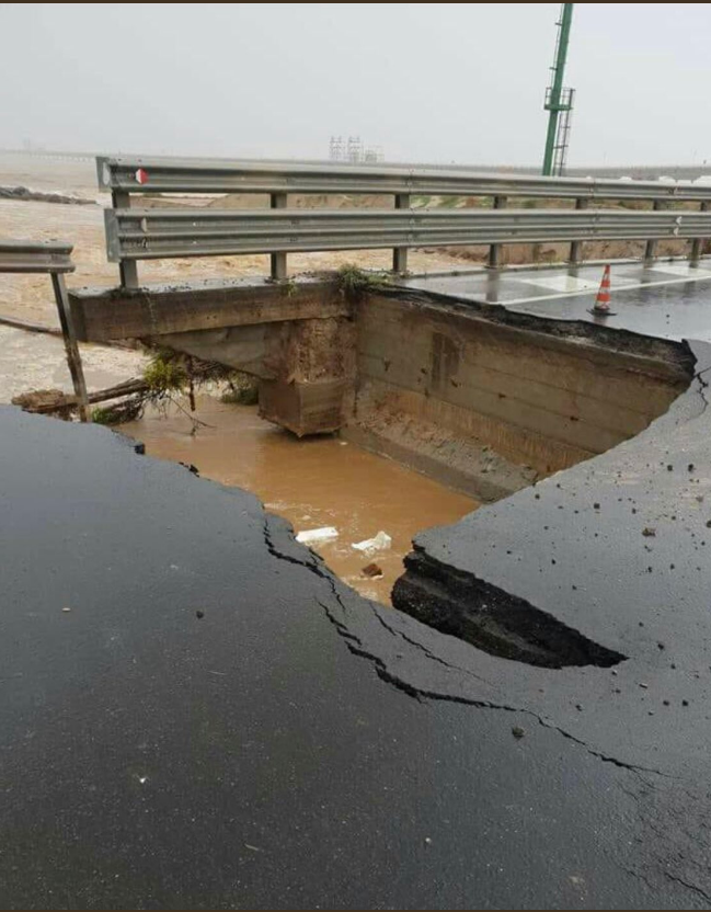 В Италии рухнул еще один мост: фото и видео с места ЧП