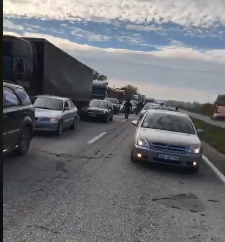 У Києві авто на єврономерах блокували дороги: що з цього вийшло