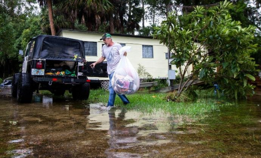 На США обрушился мощнейший ''ураган столетия'': фото и видео апокалипсиса