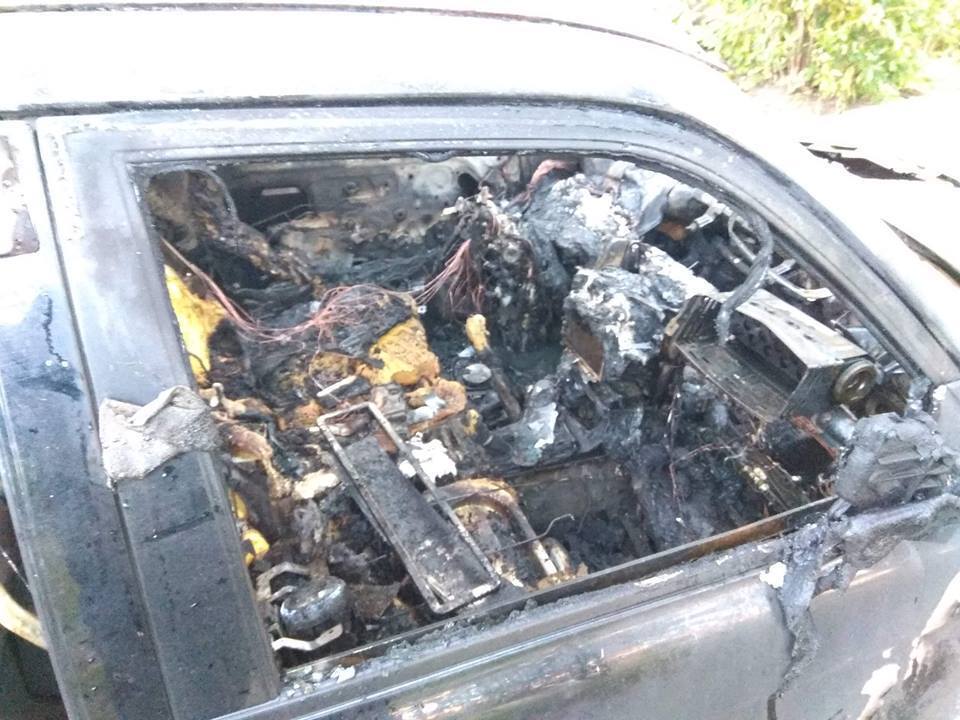 Активісту, який виступав за відставку Терещенка, спалили авто: фотофакт