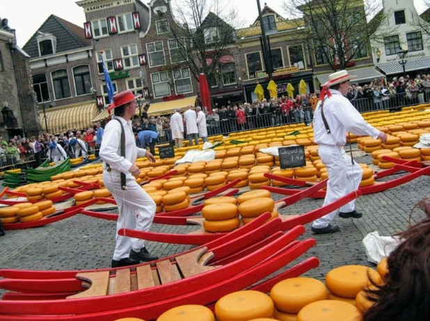 Сырный рынок в Алкмаре (Нидерланды)
