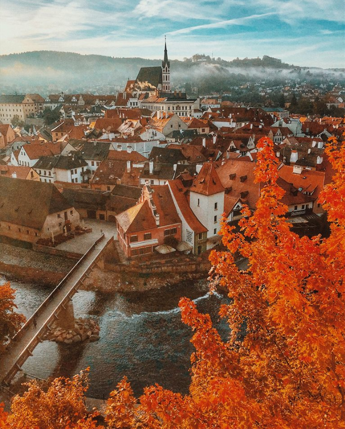 "Крышесносный": фотограф поделилась снимками осенней Чехии