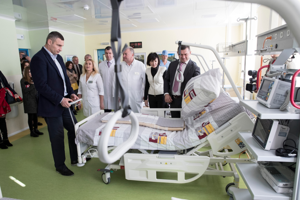 Кличко: нове обладнання лікарні №1 зробить операції більш ефективними і безпечними