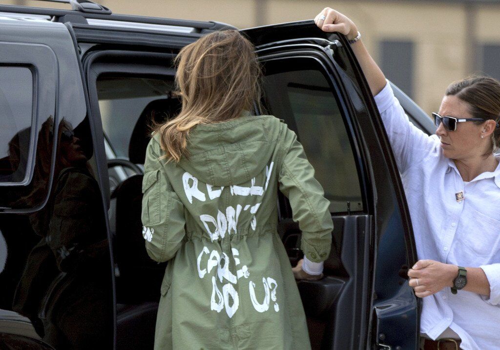 ''Мені все одно'': Меланія Трамп розкрила зміст скандального напису на куртці