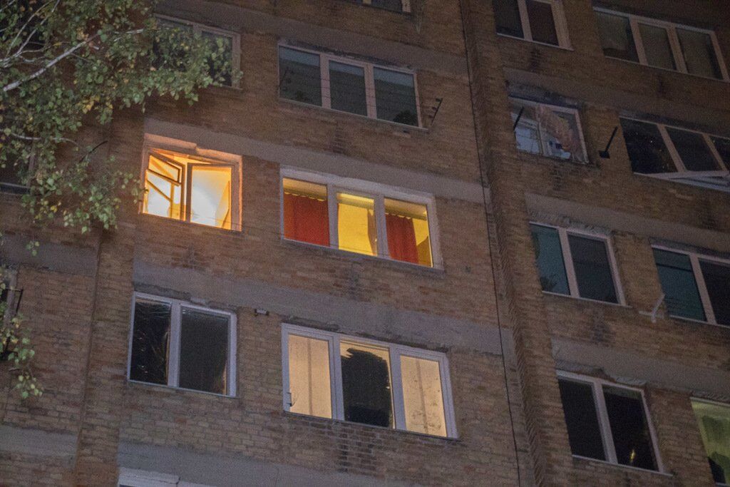Вылетели окна и двери: в Киеве прогремел мощный взрыв