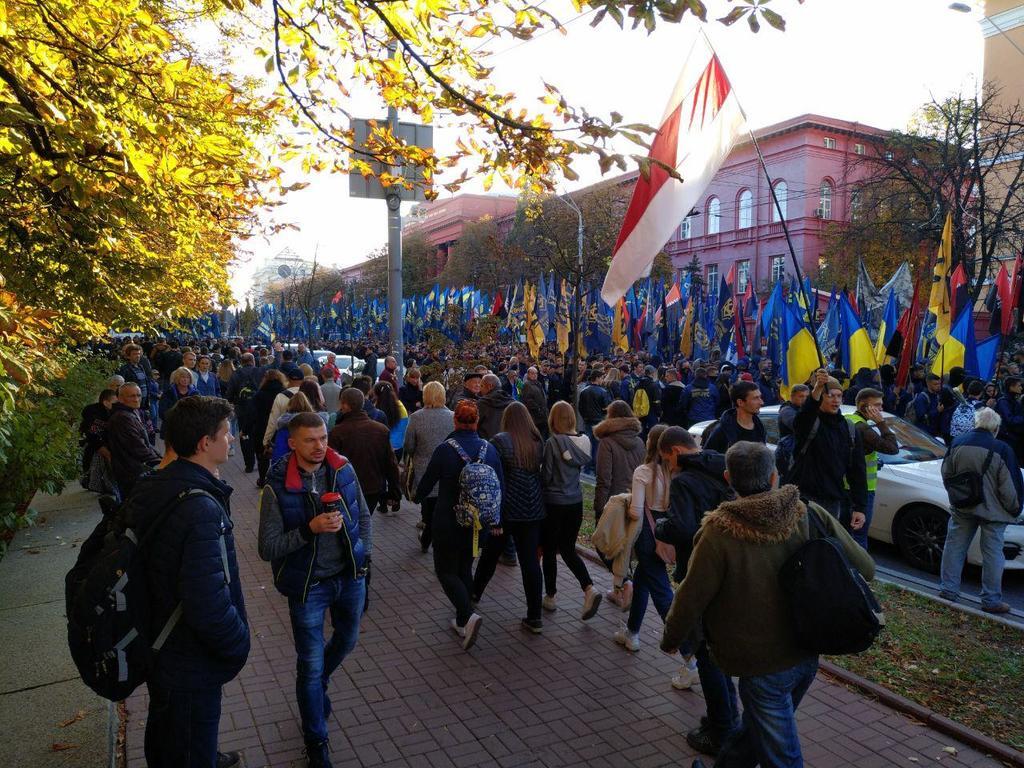 Тысячи людей вышли на марш УПА в Киеве: все подробности, фото и видео