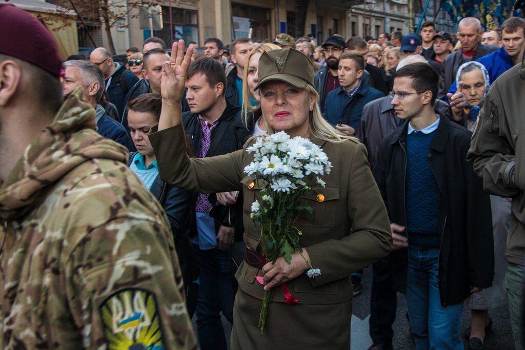 Київ потонув у диму і вогнях: з'явилися вражаючі фото і відео з маршу УПА