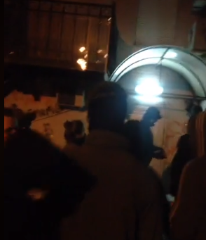У Києві радикали атакували офіс Медведчука: перше відео