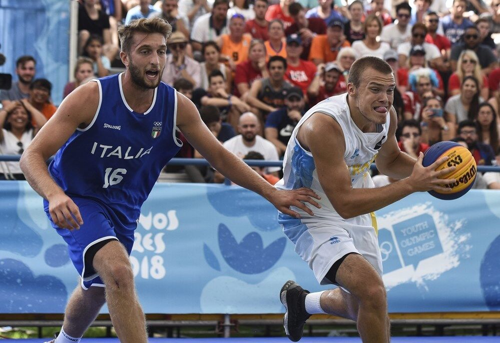 Українські баскетболісти 3х3 вийшли у півфінал Юнацької Олімпіади