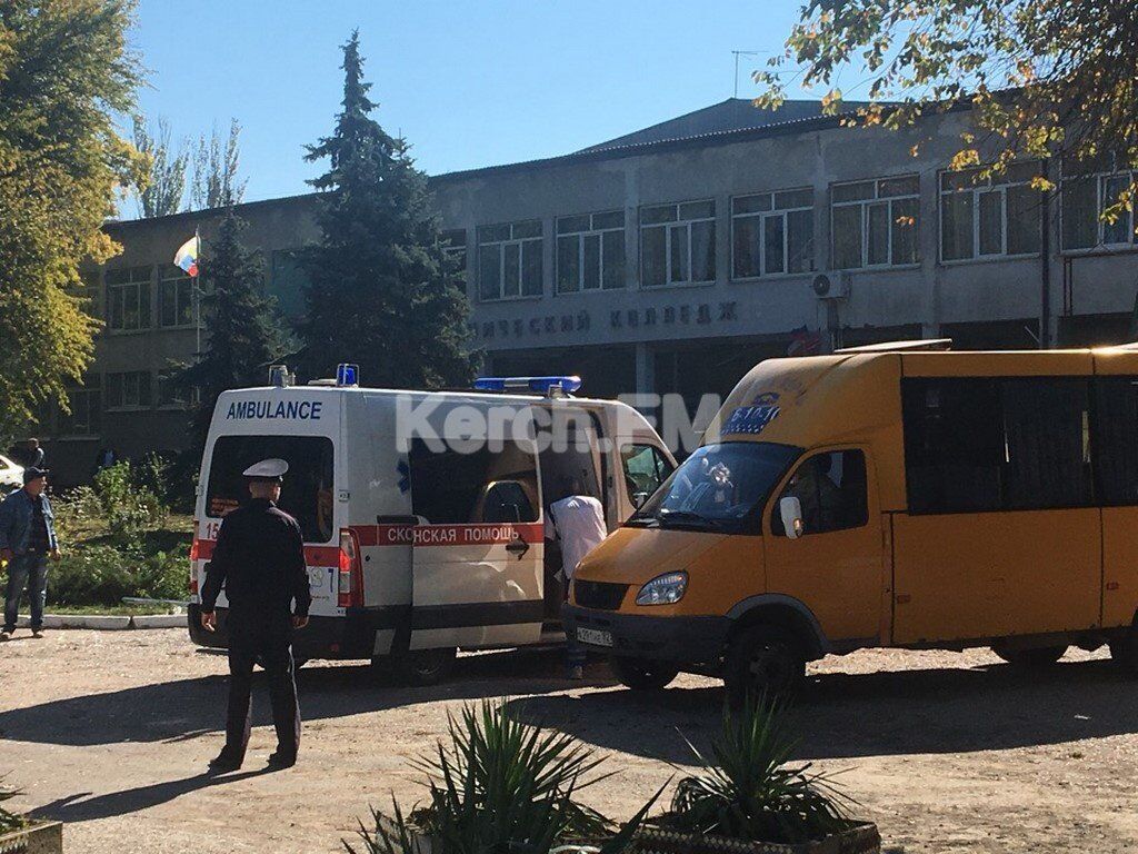 ''Там люди с автоматами'': появились подробности с места взрыва в Керчи