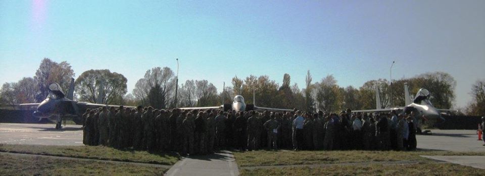 Вони здійснили останній політ у небо: в Україні вшанували жертв катастрофи Су-27