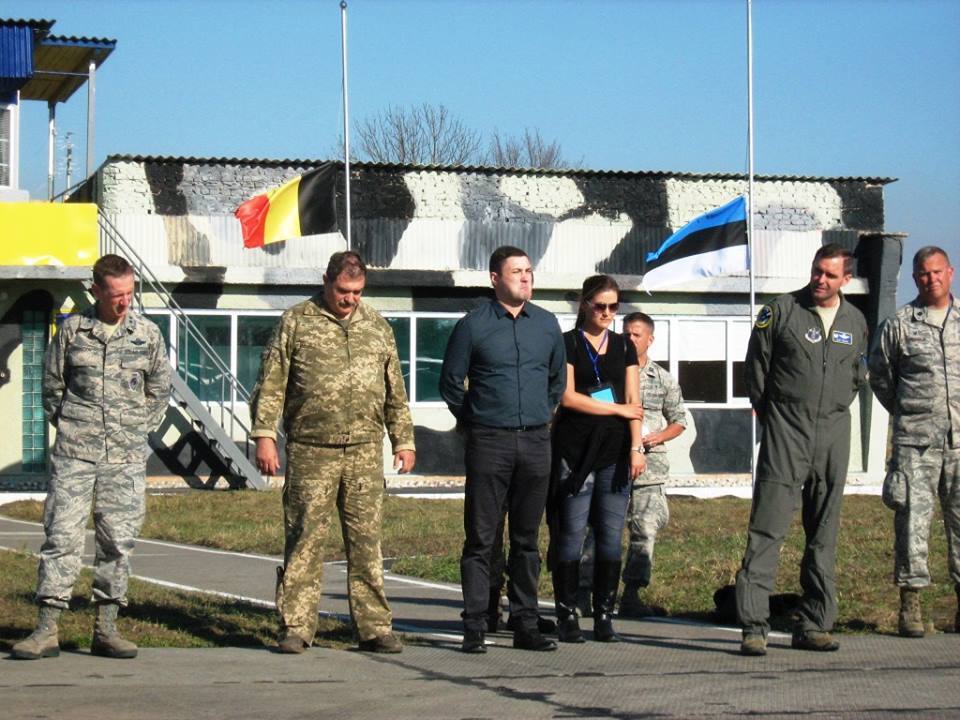 Они совершили последний полет в небо: в Украине почтили жертв крушения Су-27 