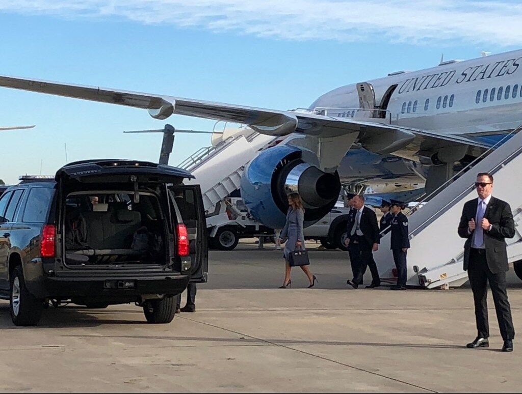 Мелания Трамп после эвакуации с борта