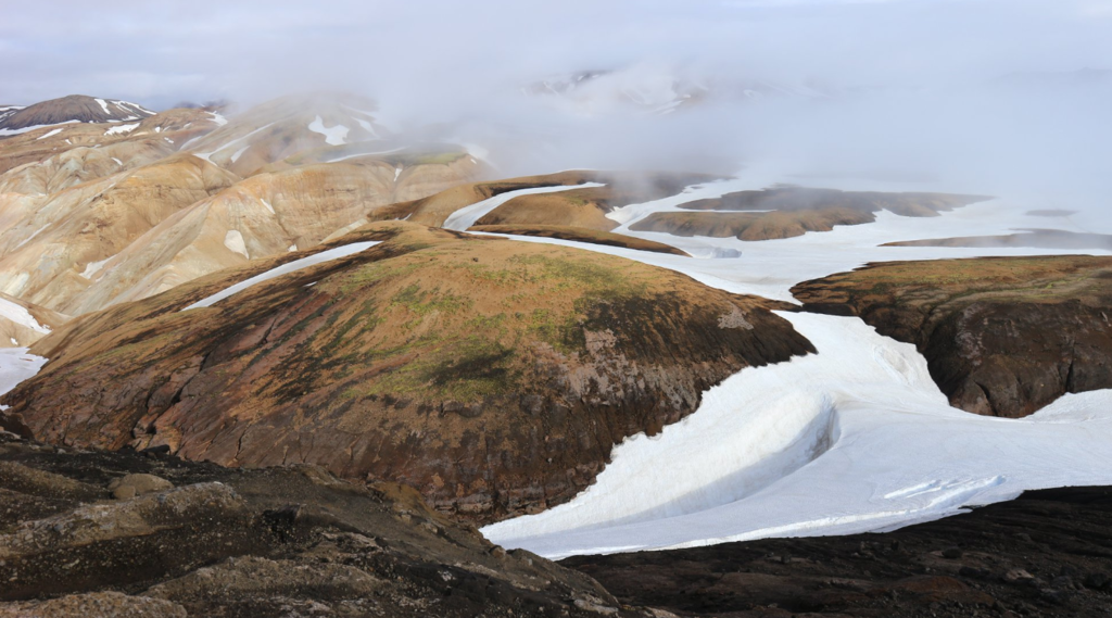 ''Почти на каждом углу'': названы самые красивые места в Исландии 