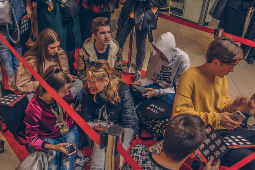 "Люди вишикувалися у чергу": в Києві відкрили ще один магазин знаменитої мережі