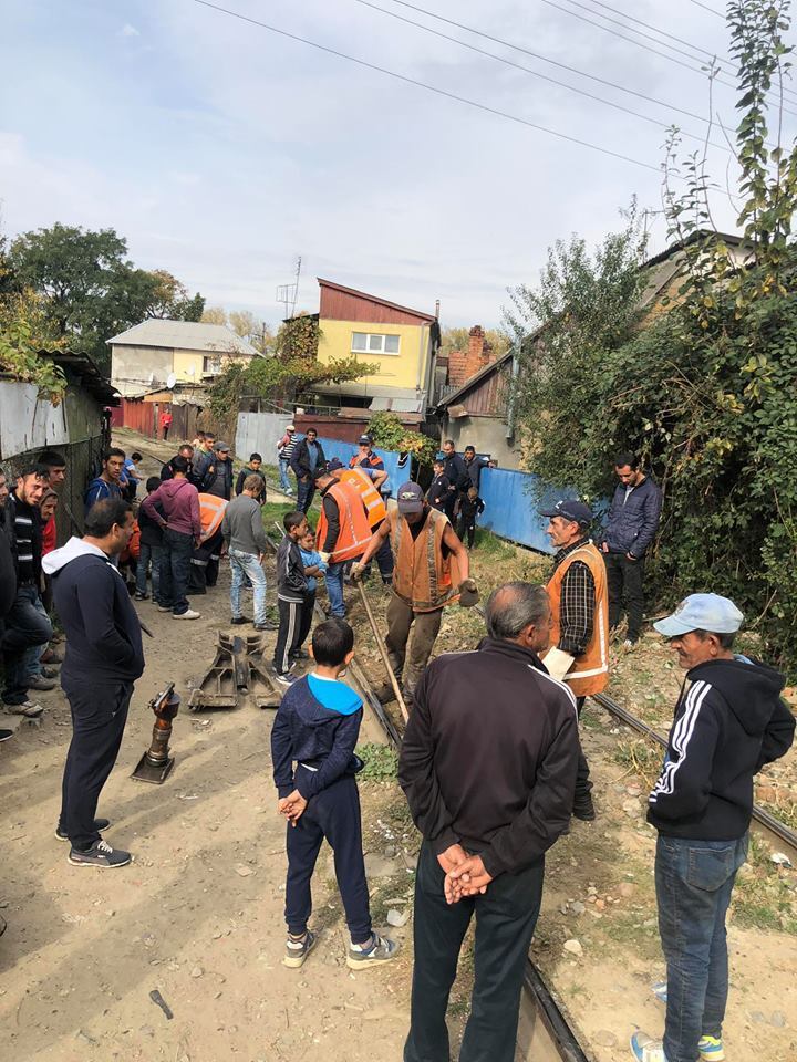 Під загрозою житлові будинки: в Ужгороді сталася надзвичайна подія із потягом