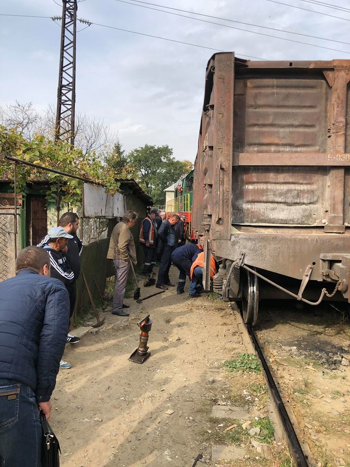 Под угрозой жилые дома: в Ужгороде произошло ЧП с поездом