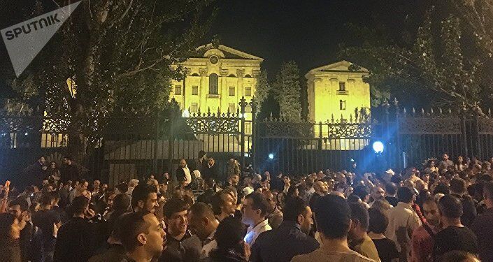 У Вірменії почалися нові масштабні протести: що трапилося. Фото і відео