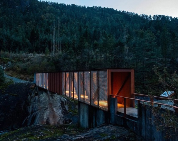 Архитектурный шедевр в лесной глуши Норвегии: фото