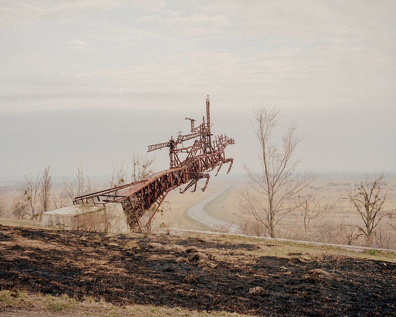 ''Разруха и запустение'': фотографы показали ''былое величие'' Украины и России