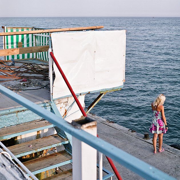 ''Разруха и запустение'': фотографы показали ''былое величие'' Украины и России