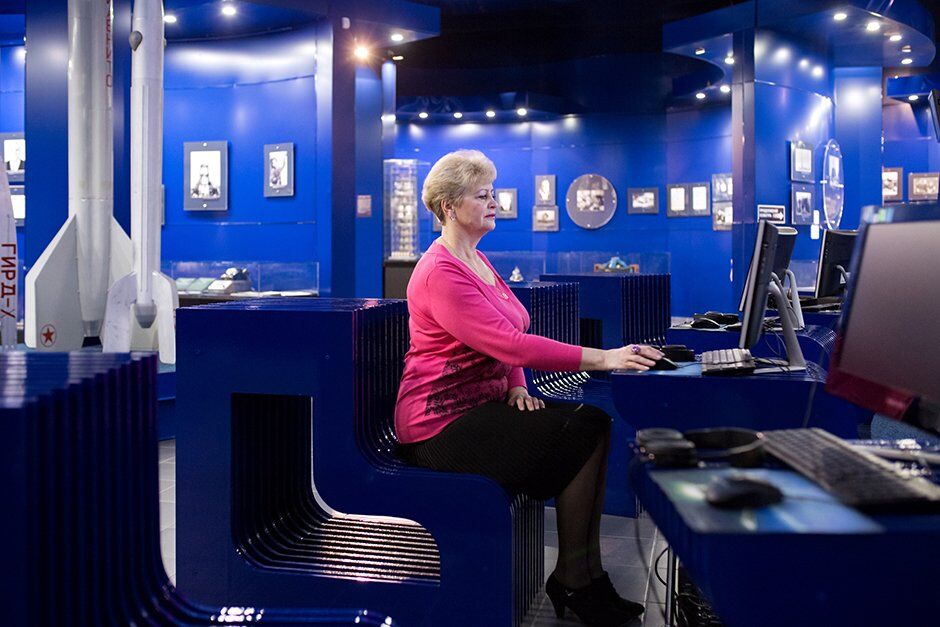 ''Разруха и запустение'': фотографы показали ''былое величие'' Украины и России