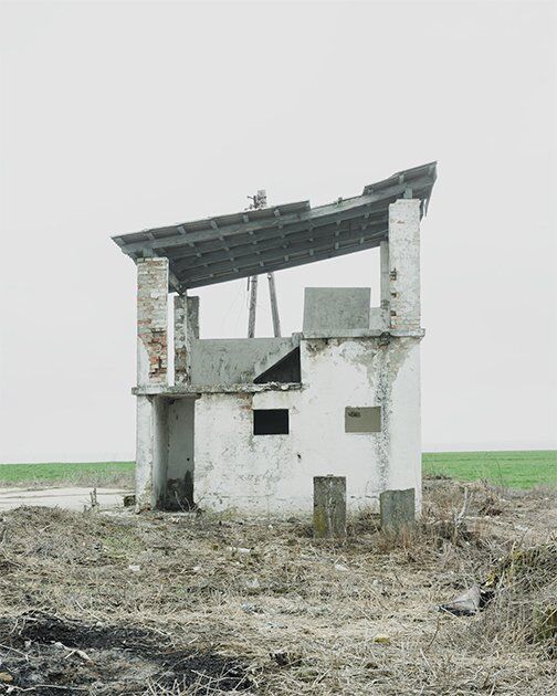 ''Разруха и запустение'': фотографы показали ''былое величие'' Украины и России