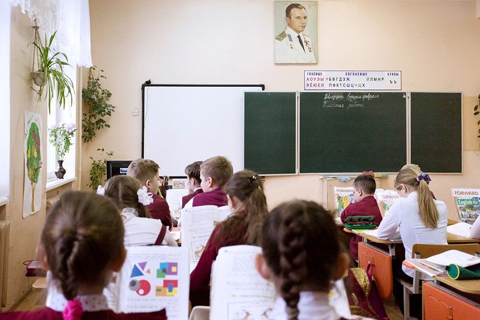 ''Разруха и запустение'': фотографы показали ''былое величие'' Украины и России