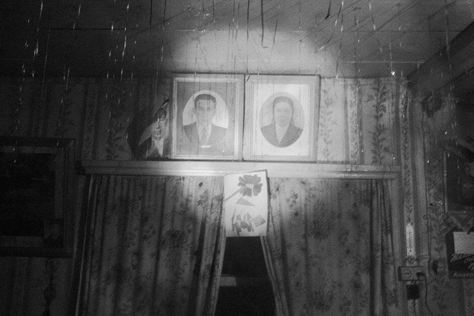 ''Разруха и запустение'': фотографы показали ''былое величие'' Украины и России