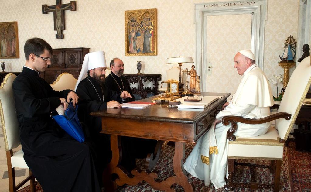 Автокефалия для Украины: РПЦ нажаловалась Папе Римскому на Константинополь