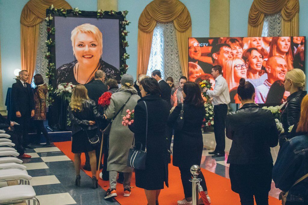 Звезды рыдали: в Киеве попрощались с артисткой "Дизель Шоу" Мариной Поплавской. Фото и видео