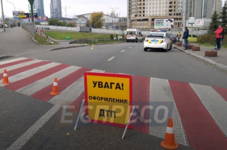 В Киеве внедорожник устроил смертельное ДТП на переходе: первые фото и подробности