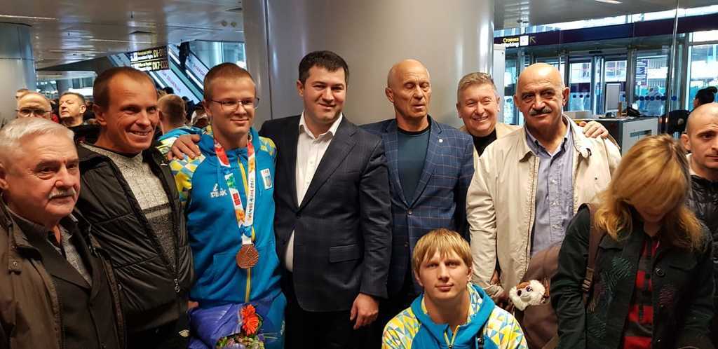 ''Тільки початок!'' Збірна України тріумфально повернулася з Юнацької Олімпіади