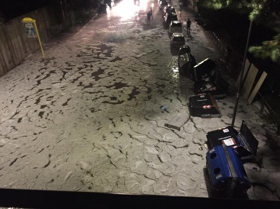 Рим сковал ледовый ураган: появились впечатляющие фото и видео 