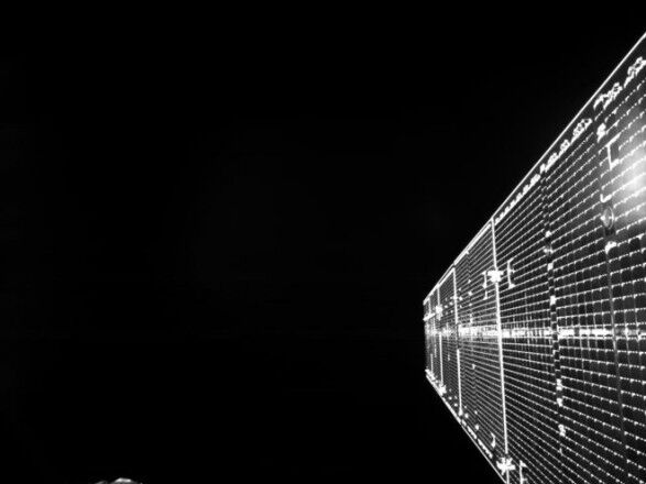 Перше фото із космосу: корабель зробив селфі з місії до Меркурію 