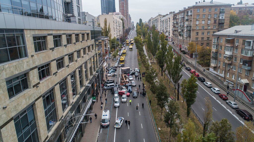 ДТП из 20 авто в Киеве сняли с высоты: фото и видео
